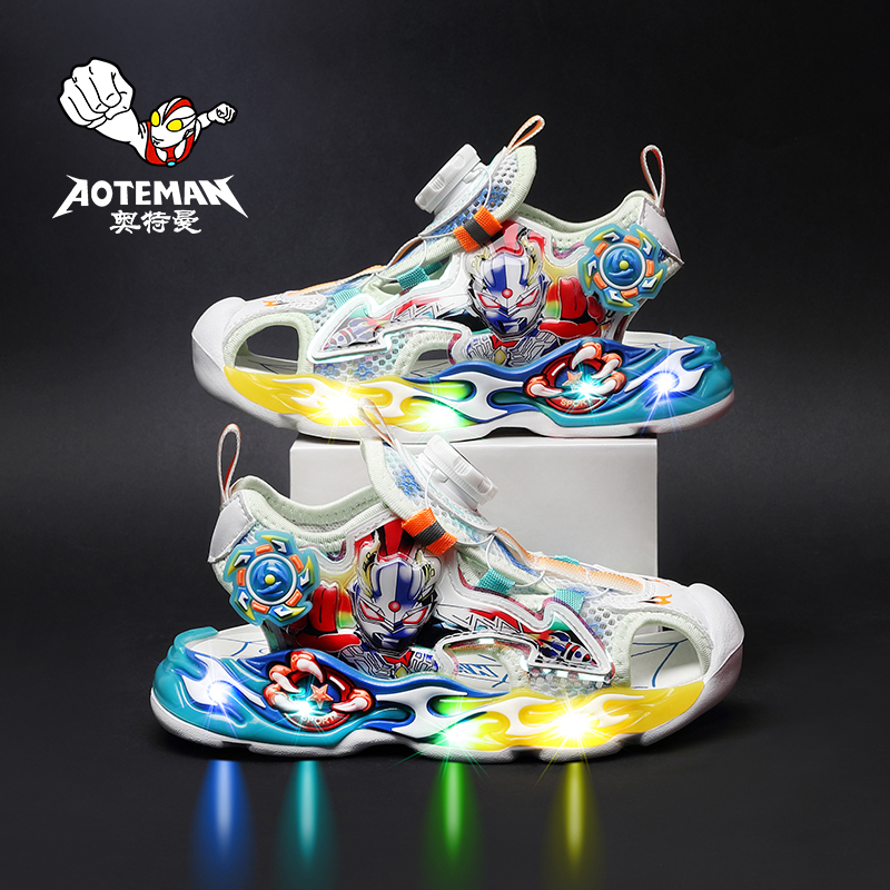 奥特曼正品2025夏季新款沙滩鞋透气网鞋儿童运动鞋带灯光风火轮酷