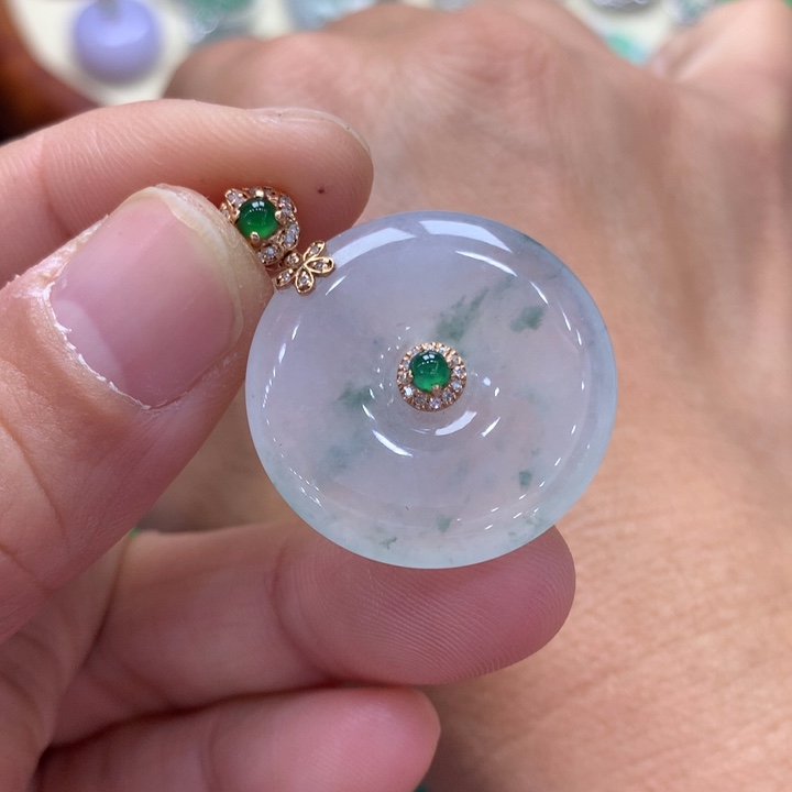 翡翠吊坠(不含链)18K金镶嵌