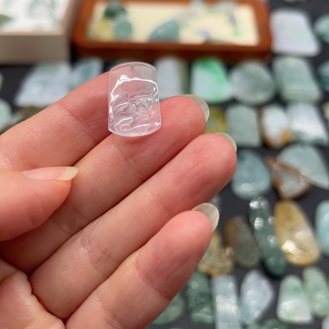 翡翠银S925镶嵌颈饰莲花