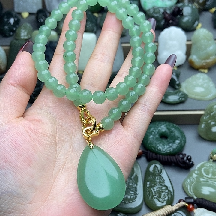 石英质玉未镶嵌颈饰