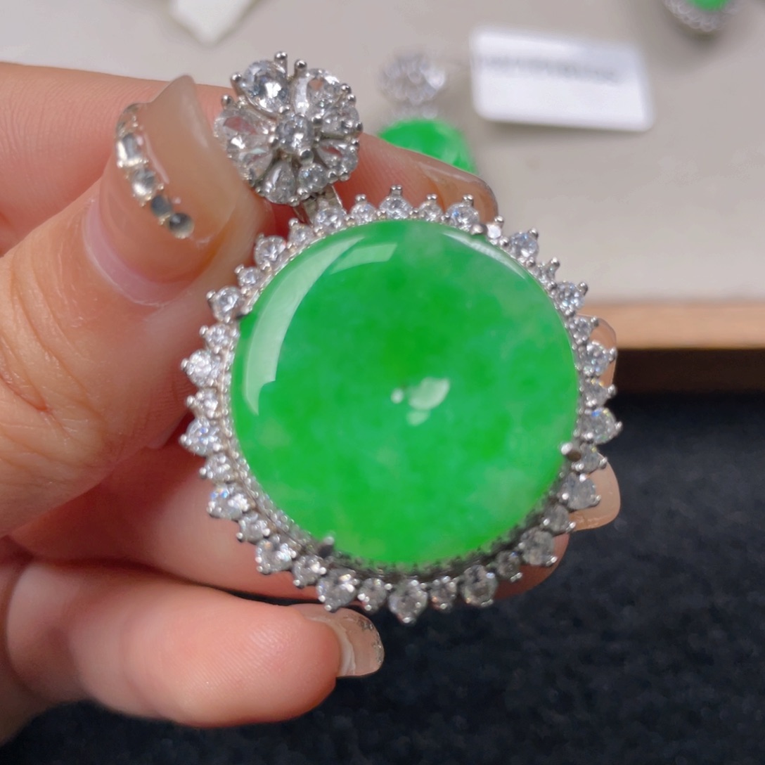 翡翠颈饰银S925镶嵌h h h h j j