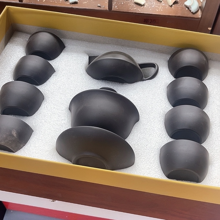 孤品茶具套装等。         