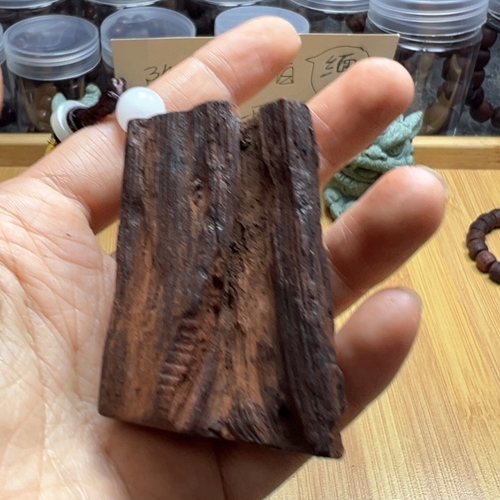 藤类降真香原木手把件大小不一