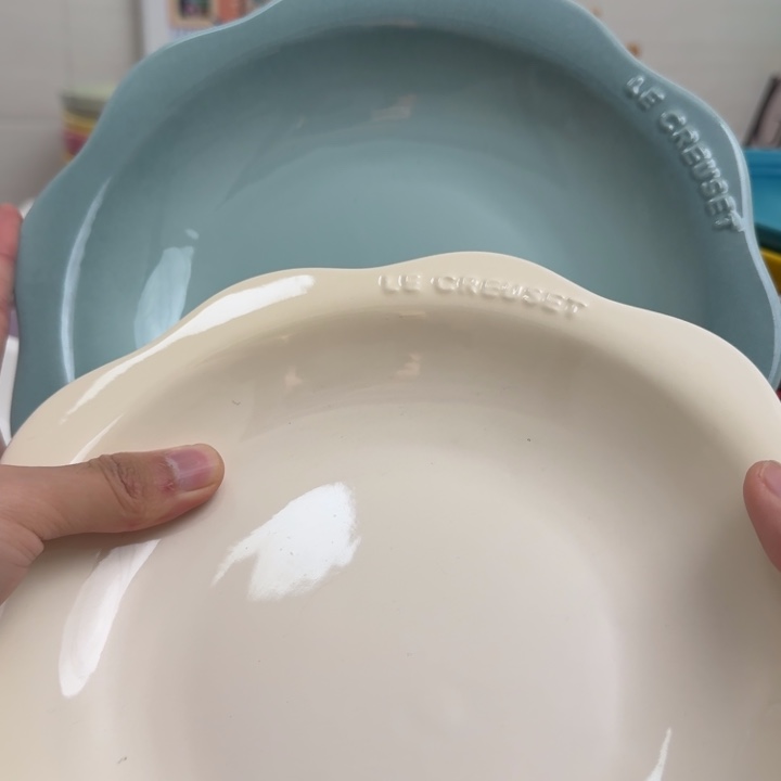 微瑕2个9英寸花韵盘