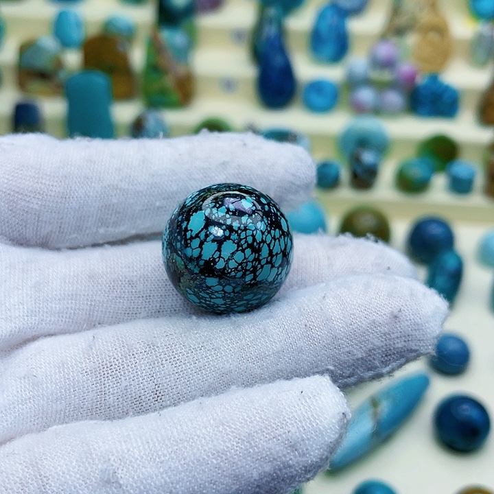 绿松石颈饰未镶嵌