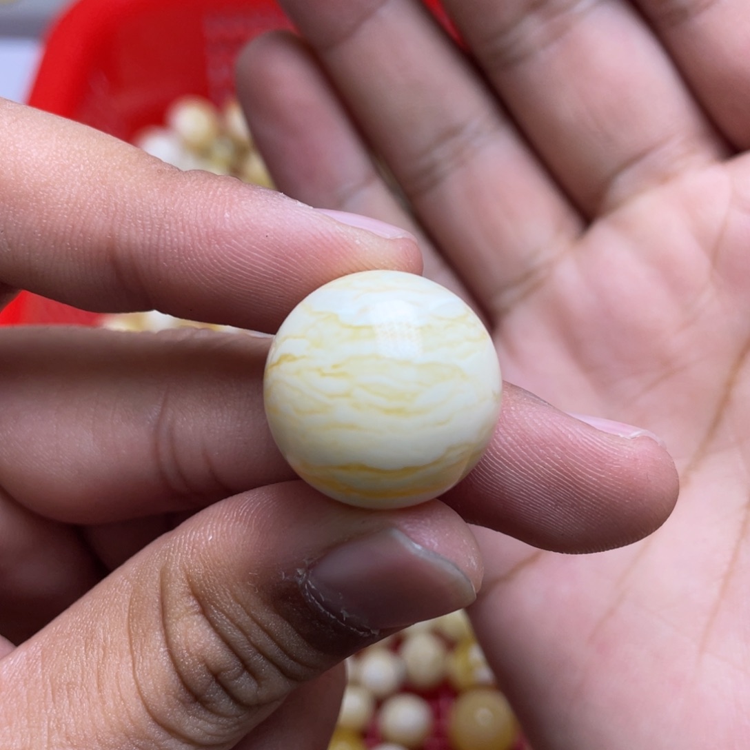 琥珀珠宝奇石未镶嵌锦***王