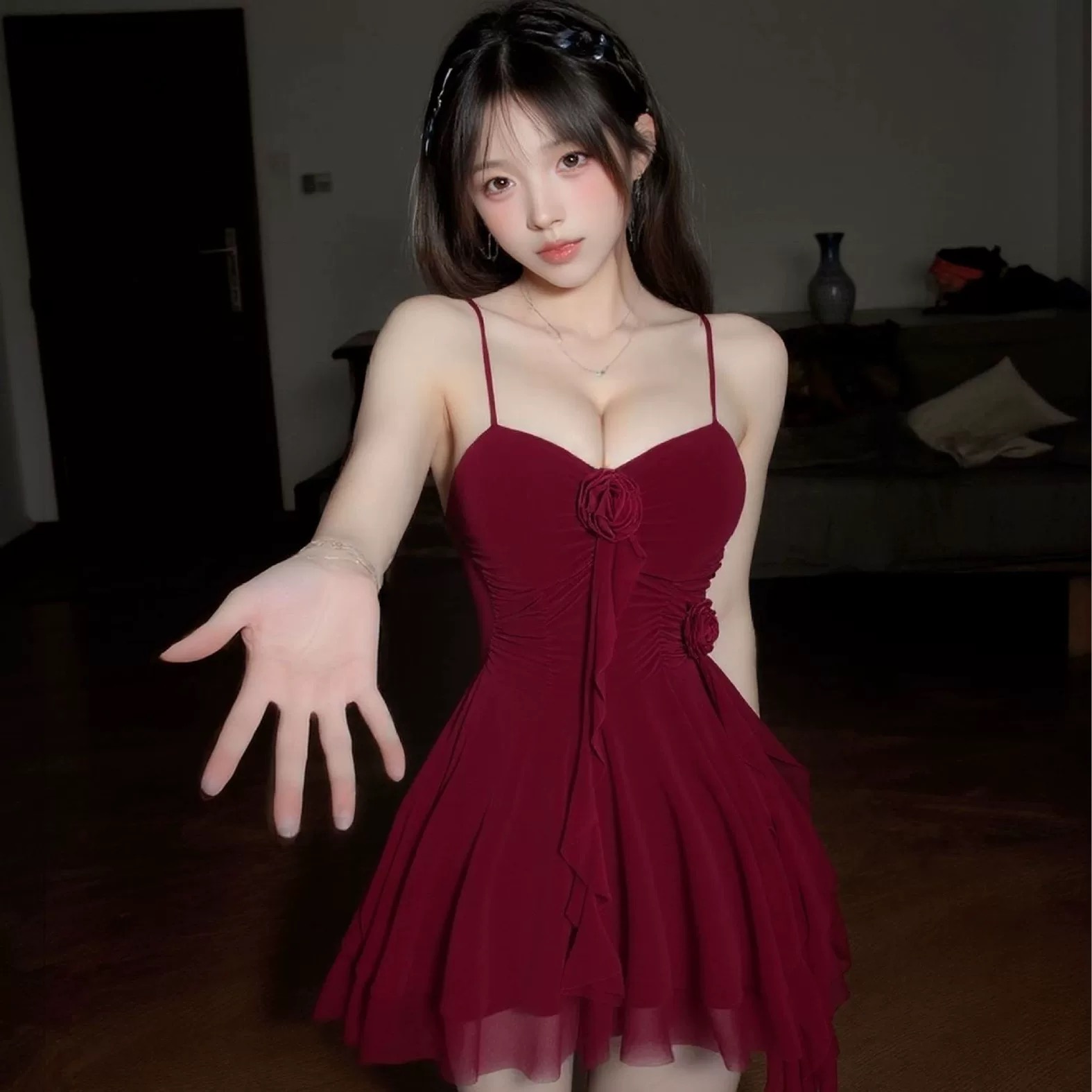 「朱砂脂」纯欲荷叶边收腰显瘦吊带连衣裙