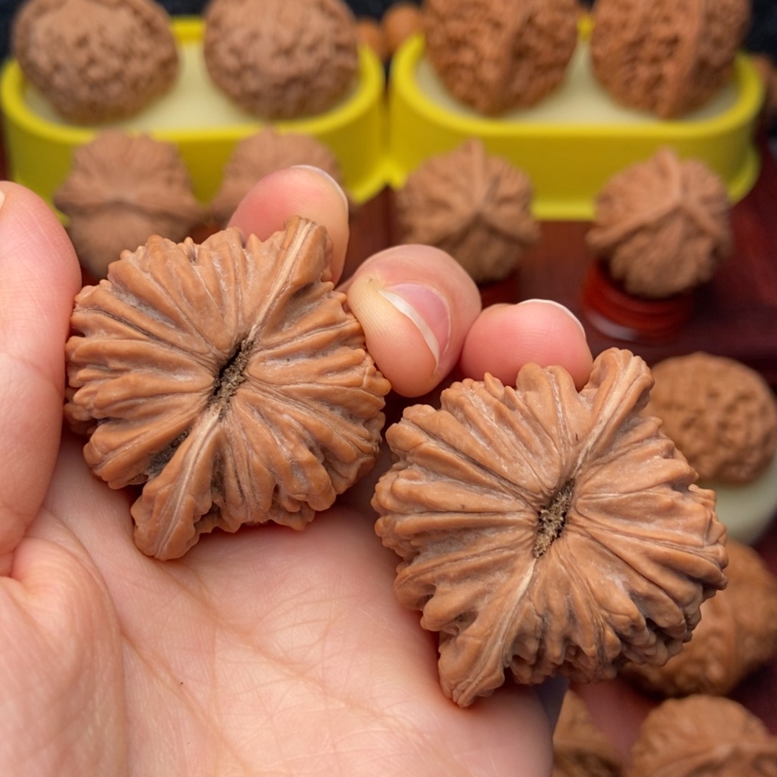 把件文玩核桃42老树红皮 苹果四座楼