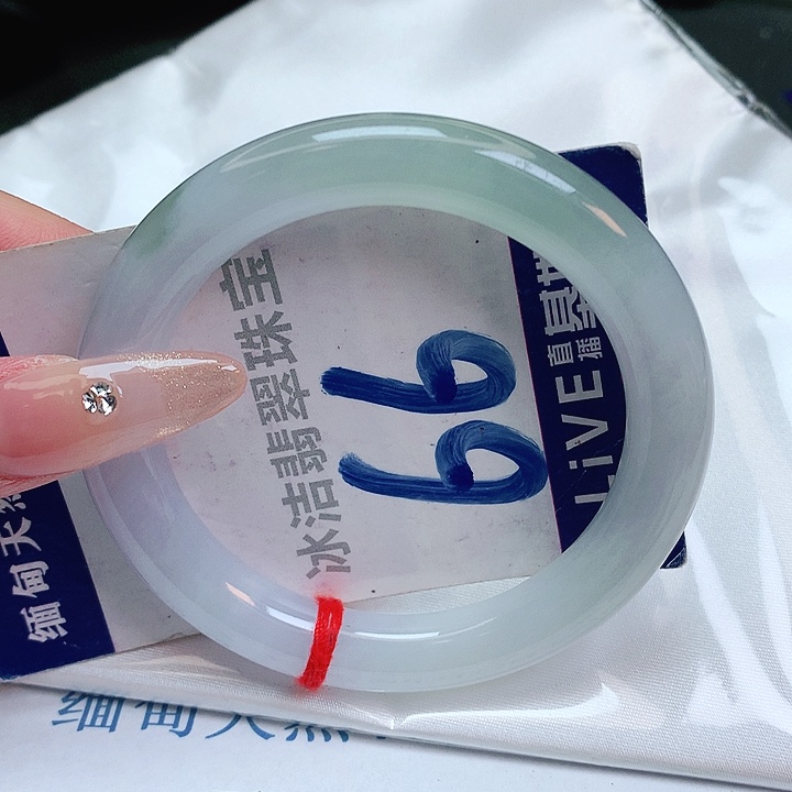 翡翠手镯未镶嵌缅甸天然a货翡翠手镯