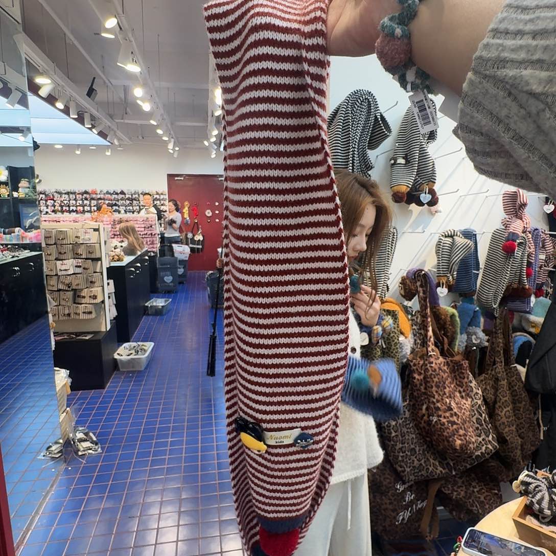 布艺非金属红色条纹围巾