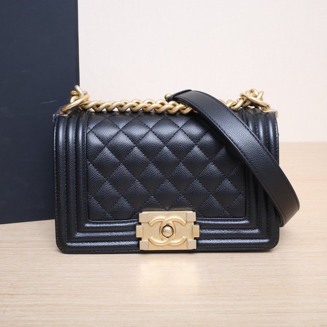 99新 Chanel/香奈儿 小花6欢 Leboy 小号 黑色 芯片开 金扣包