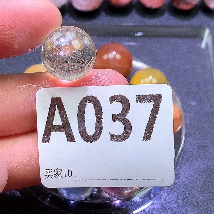 未镶嵌颈饰水晶y****s