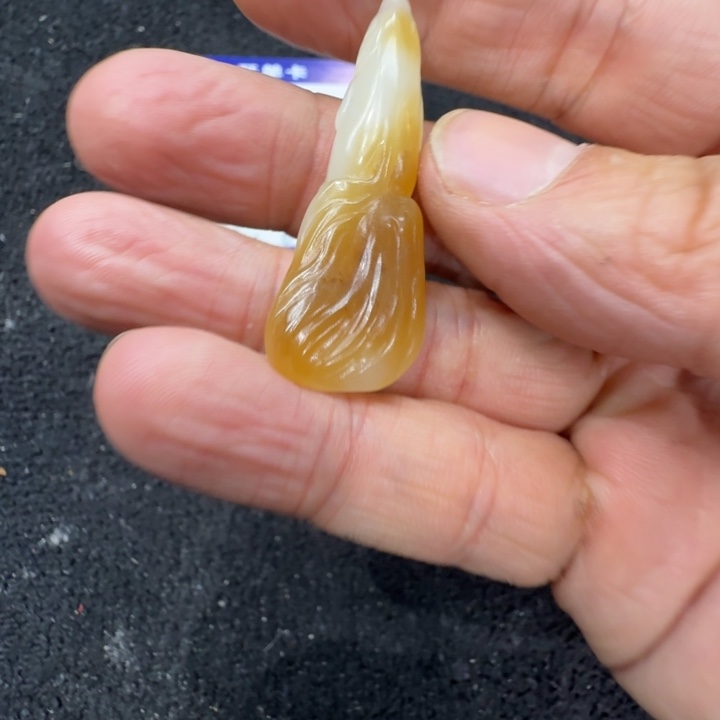 和田玉未镶嵌挂件鱼