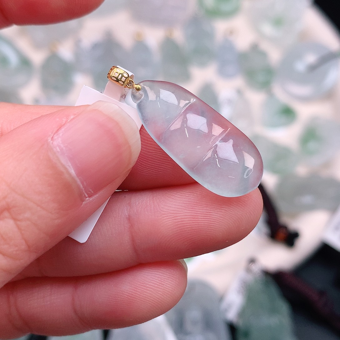 翡翠颈饰18K金镶嵌冰胶豆子