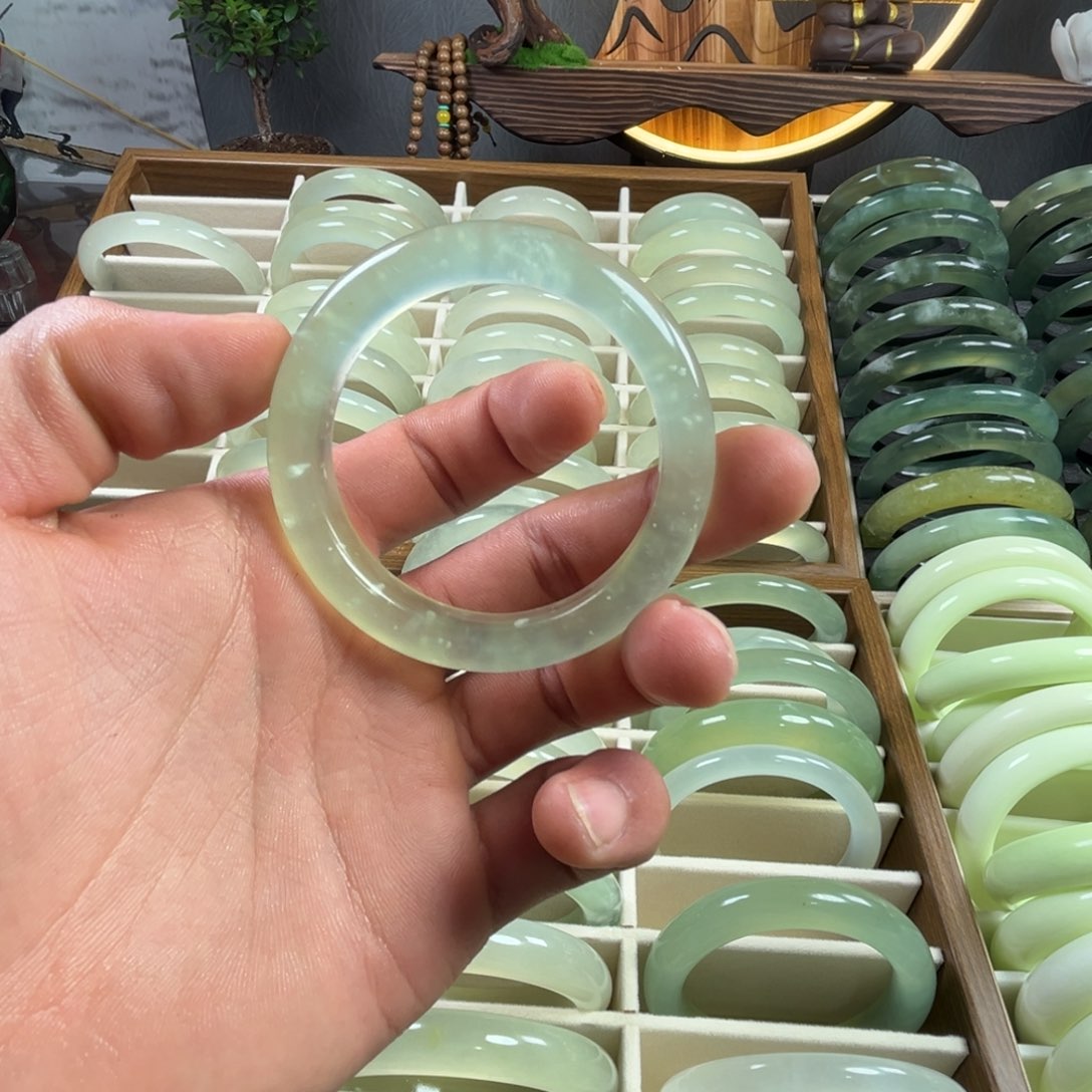 那***༠岫玉未镶嵌手镯1111111