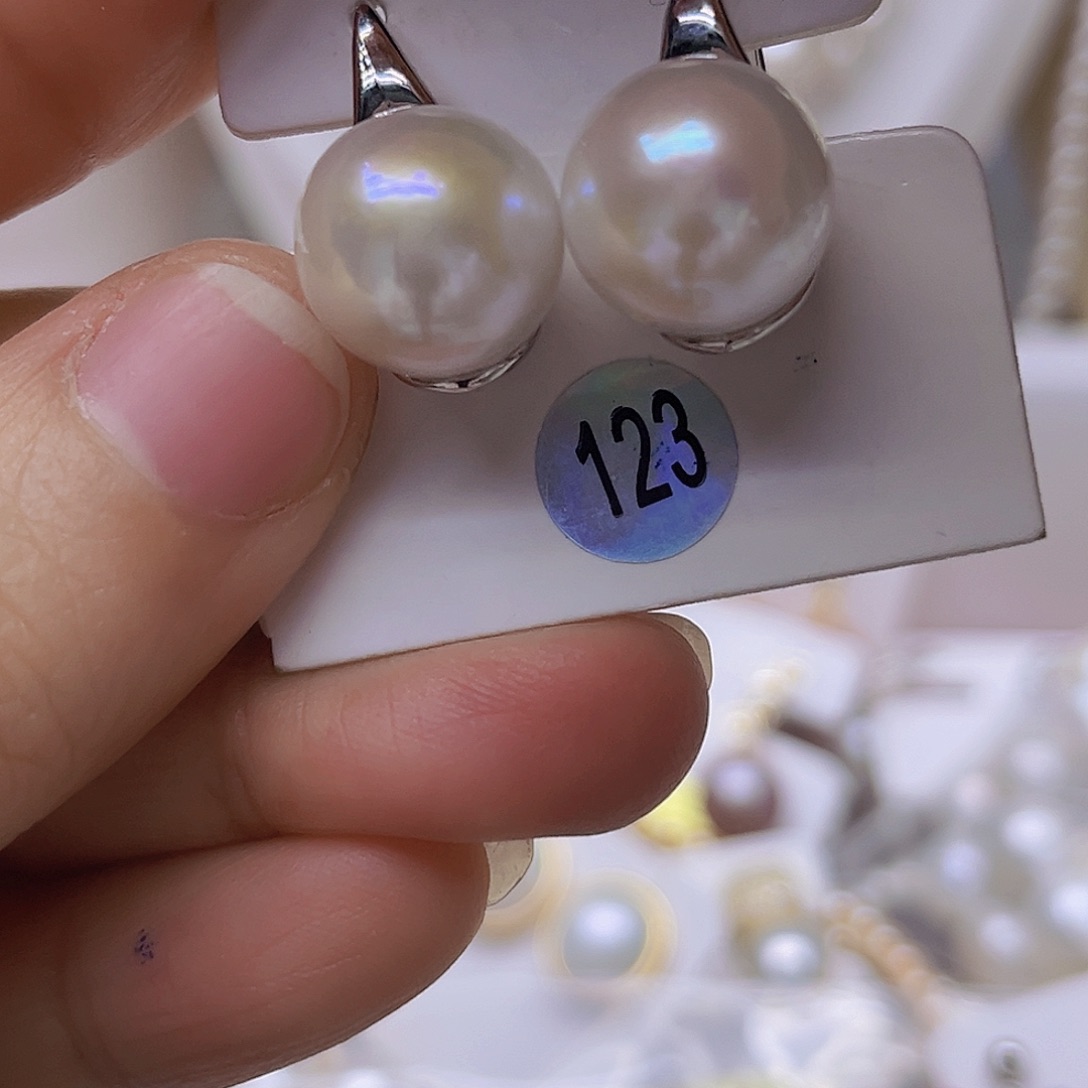 吊坠或者耳钉未镶嵌淡水珍珠