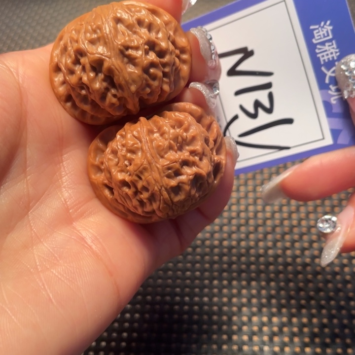 文玩核桃把件131号3.9宫灯