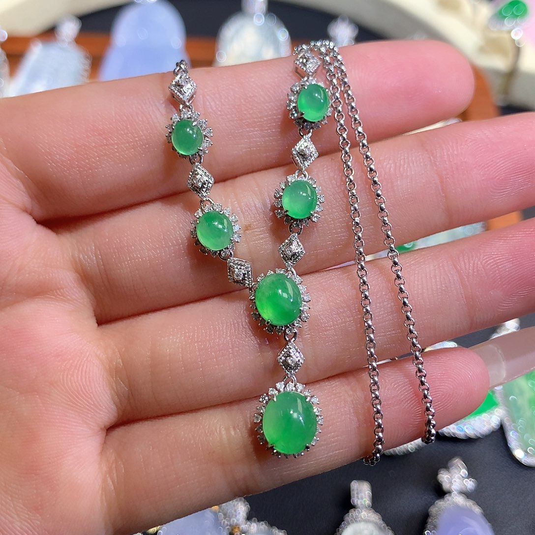 翡翠18K金镶嵌颈饰晚装套链