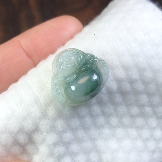 翡翠未镶嵌颈饰缅甸A货，每天下午1点半开播