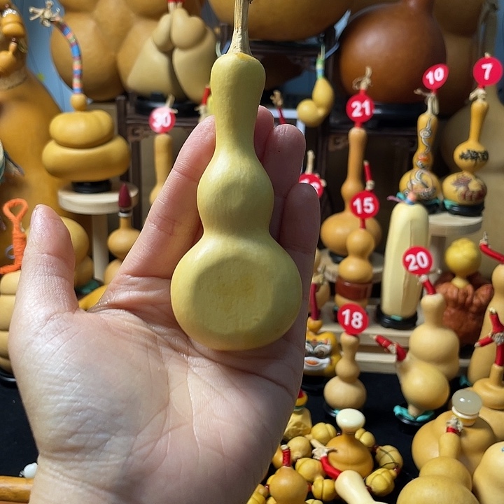 4***.葫芦丝独奏演员演技还是那么