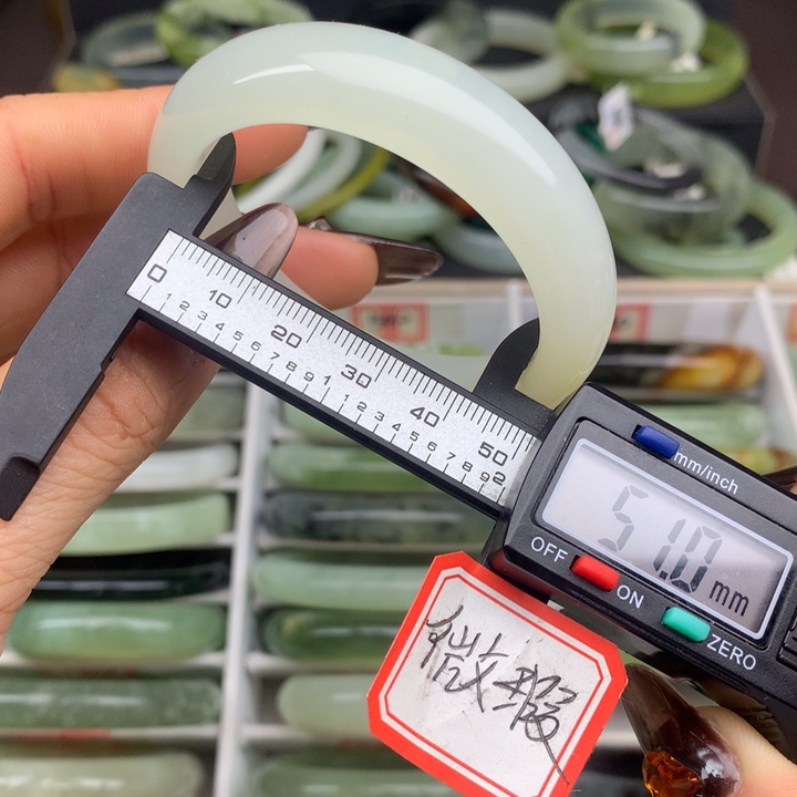 蛇纹石玉未镶嵌手镯544