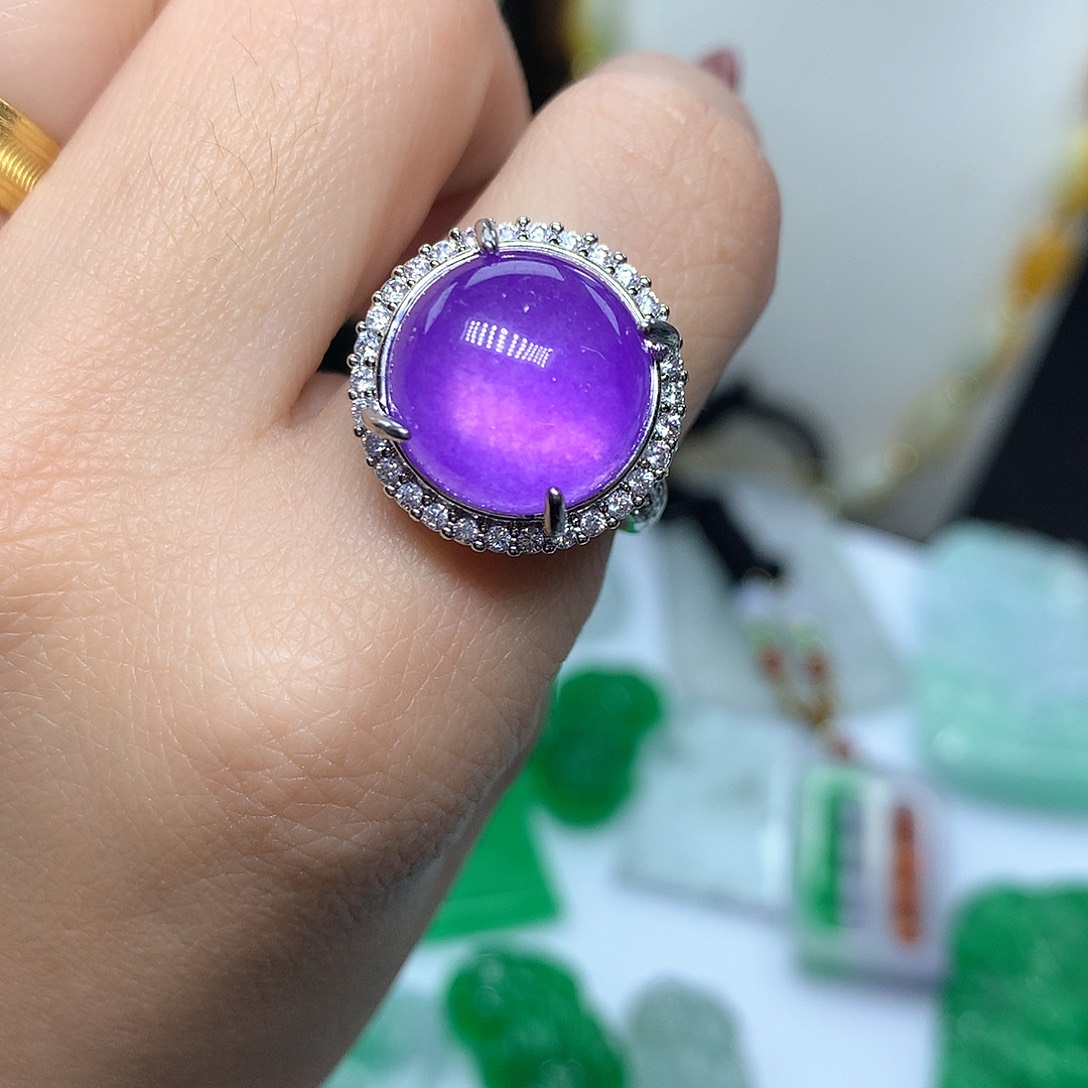 翡翠吊坠(赠链)未镶嵌