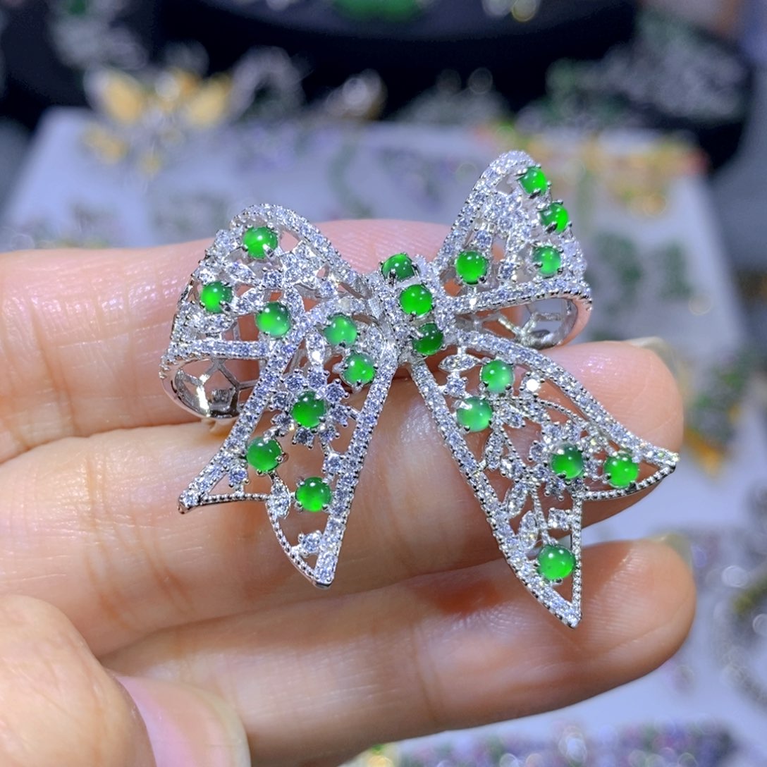 翡翠颈饰银S925镶嵌天然翡翠