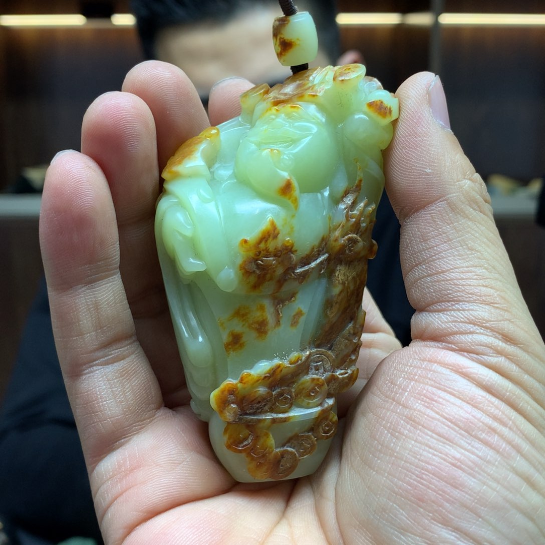 岫岩河磨玉（透闪石质玉）颈饰未镶嵌