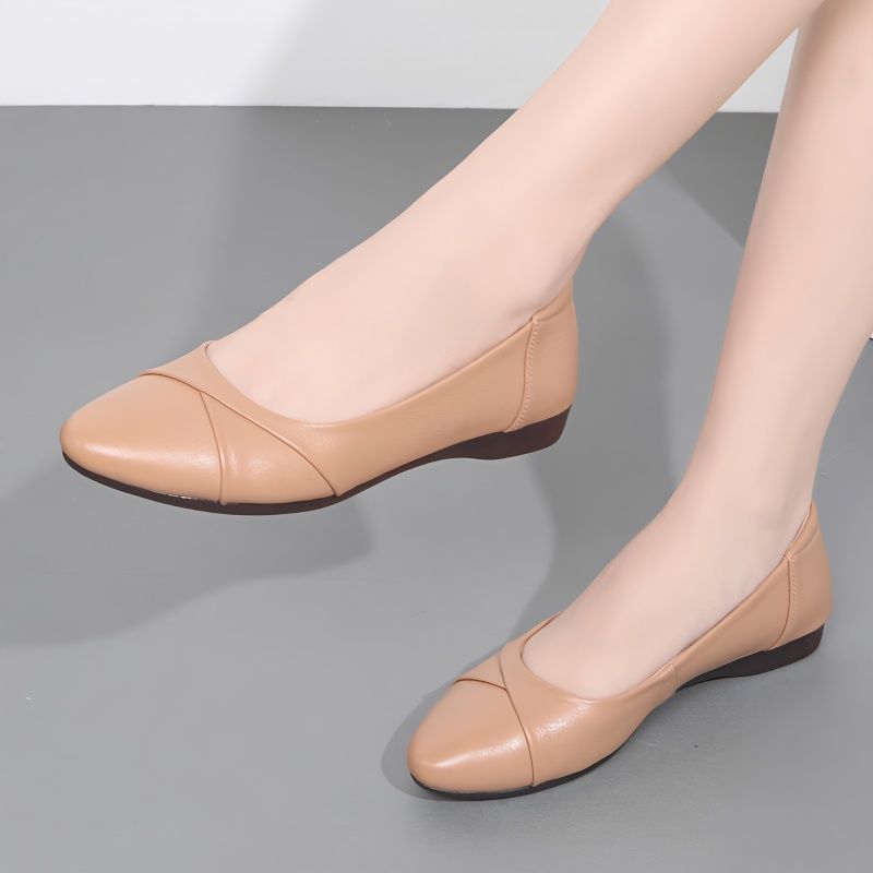 妈妈鞋真皮软底舒适单鞋中老年平底奶奶鞋春秋款软皮牛筋底女皮鞋