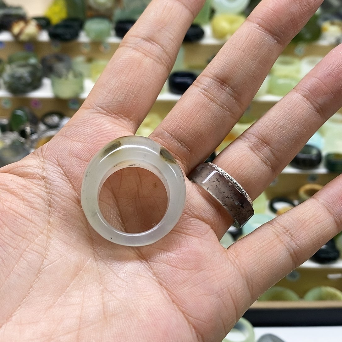 岫玉天然玉石未镶嵌墨*孞