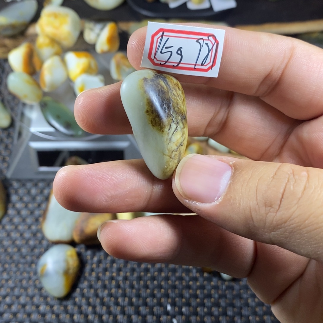 和田玉（糖玉）未镶嵌挂件