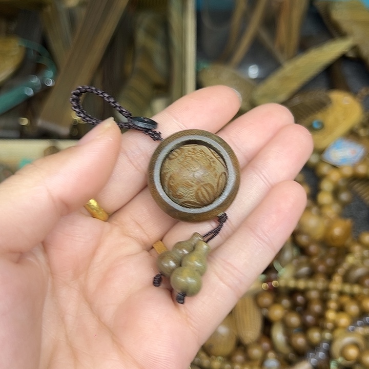 维腊木（绿檀）无事牌