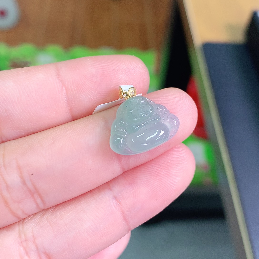 翡翠颈饰18K金镶嵌冰绿小佛12*16*3.9