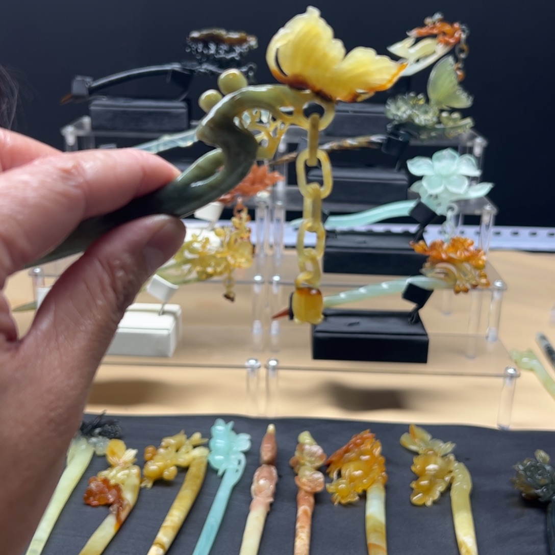 岫玉福利发簪 花玉蝴蝶一体流苏未镶嵌