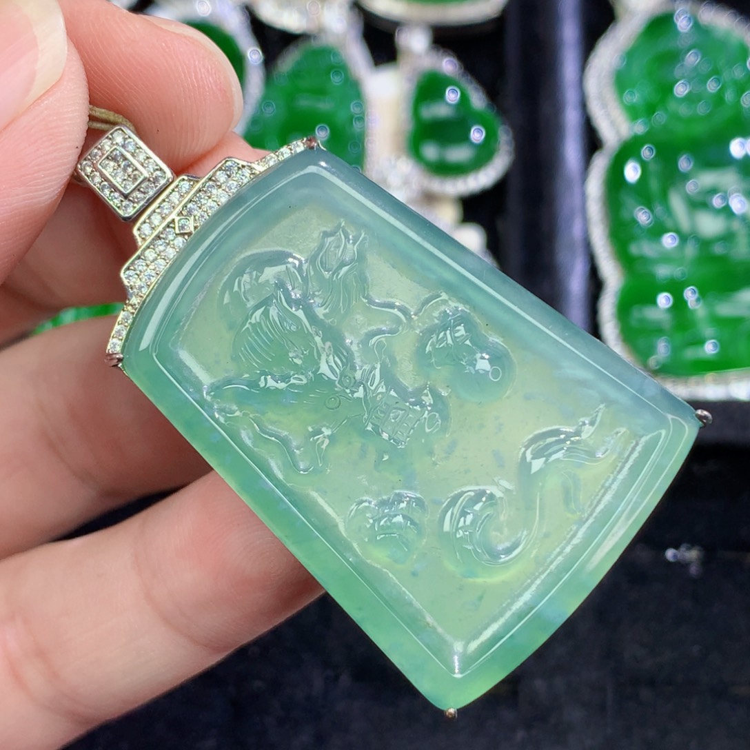 翡翠未镶嵌颈饰翡翠