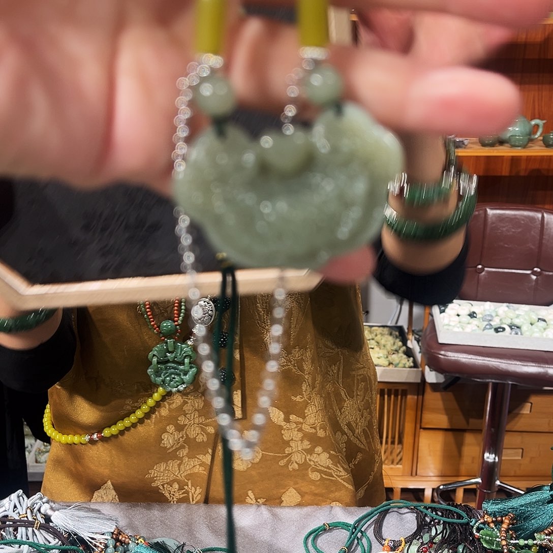 颈饰未镶嵌和田玉