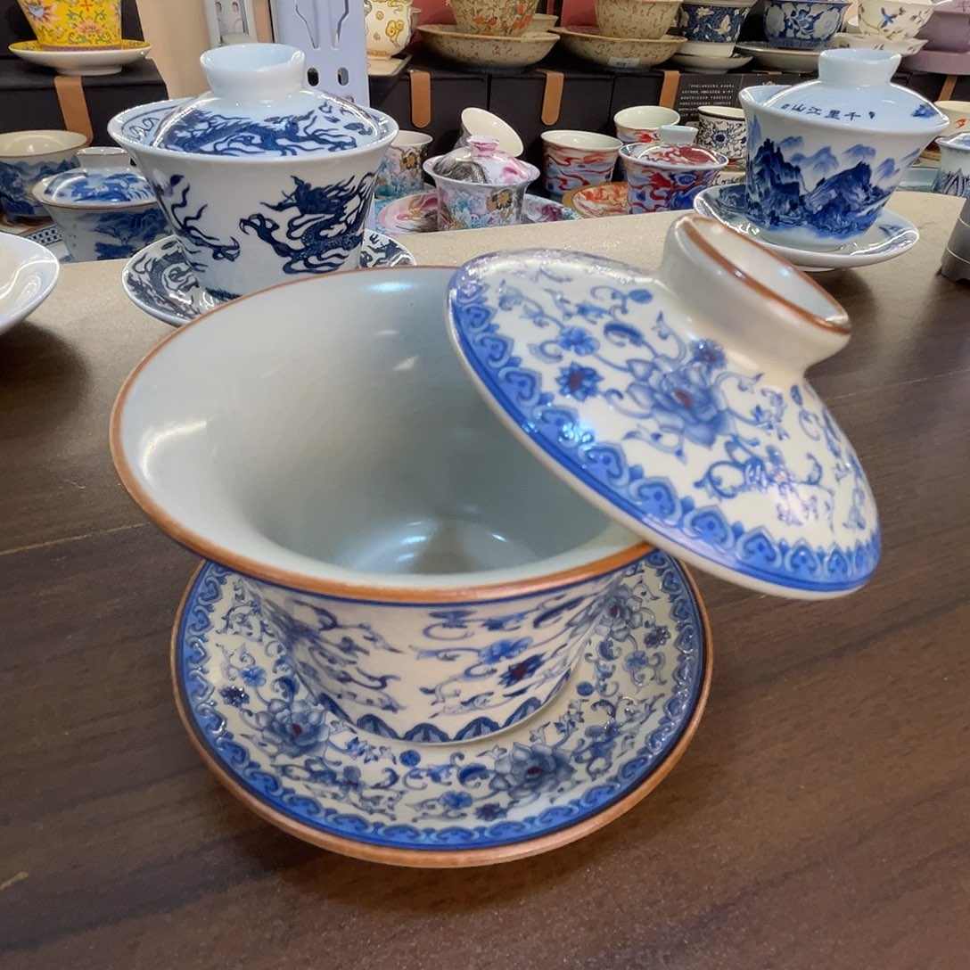 这些盖碗很漂亮！！！