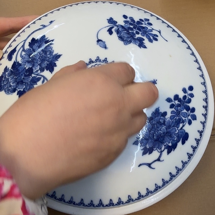 青花花卉一品大锅