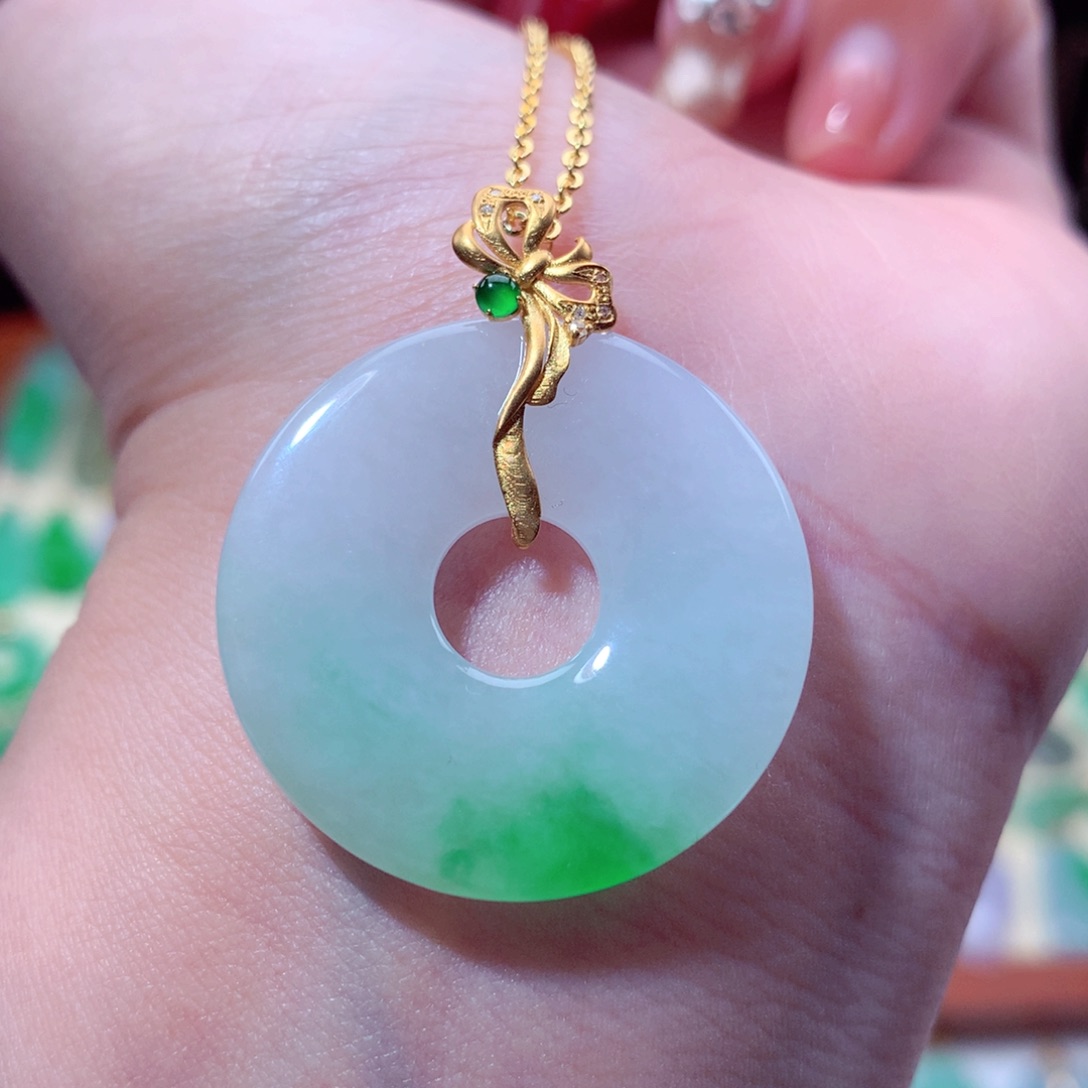 翡翠吊坠(不含链)18K金镶嵌