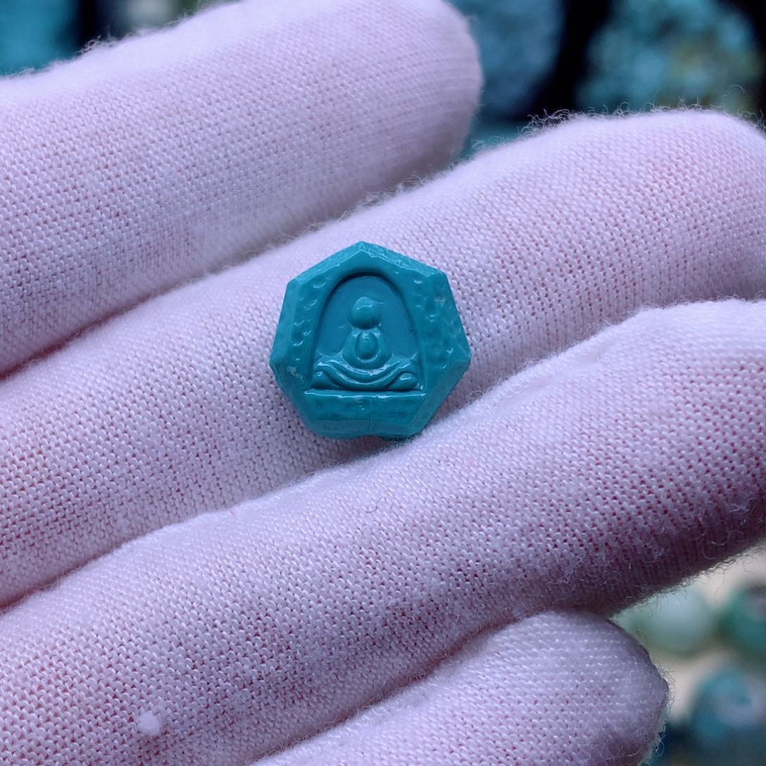 绿松石颈饰未镶嵌