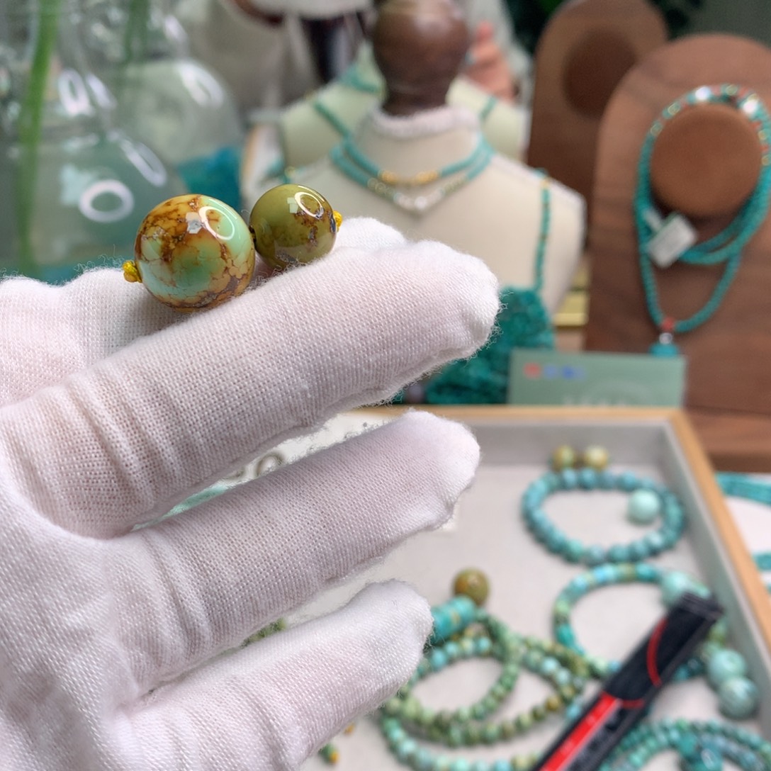 绿松石未镶嵌饰品