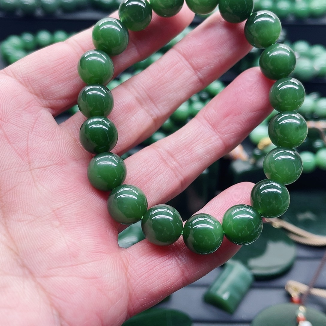 李***正和田玉（碧玉）未镶嵌手链