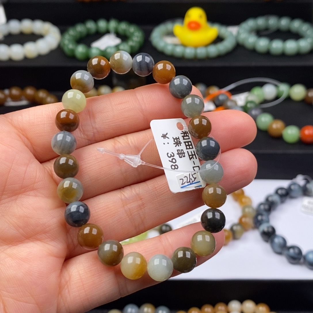 和田玉手串未镶嵌兔***记