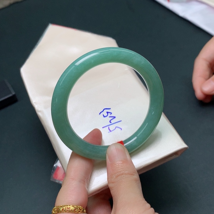 未镶嵌手镯翡翠翡翠