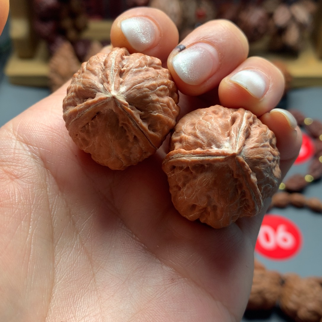 核桃11三棱磕尖瑕疵品