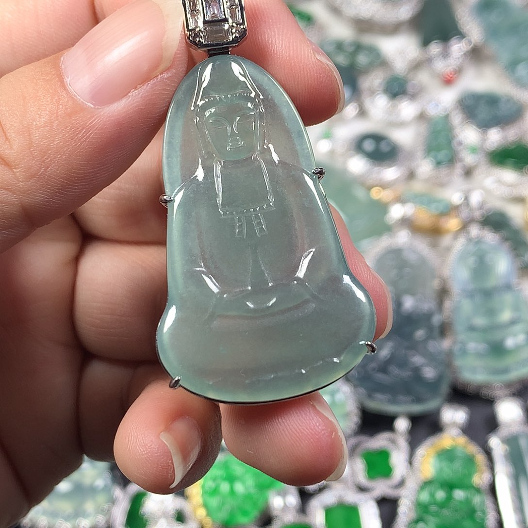 翡翠未镶嵌颈饰素衣