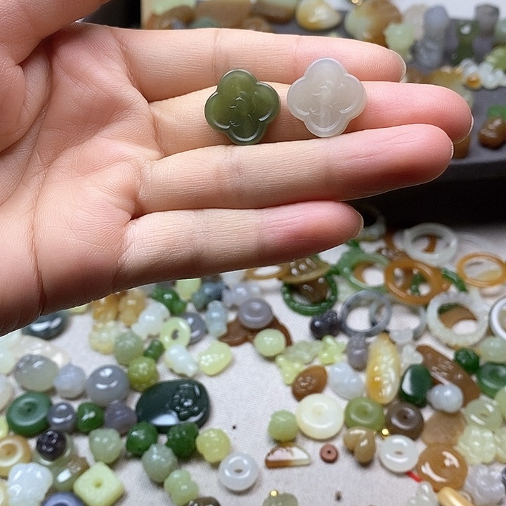 未镶嵌和田玉挂件四叶草花98一个多样性发其一