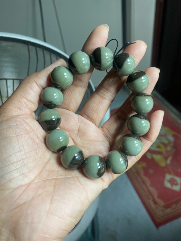 纯天然和田玉沙枣青聚宝盆卡16圆珠