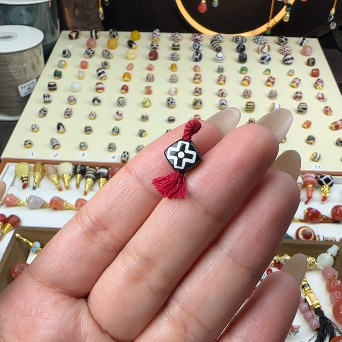 胡***呼玛瑙/玉髓未镶嵌单珠顶珠配珠搭配