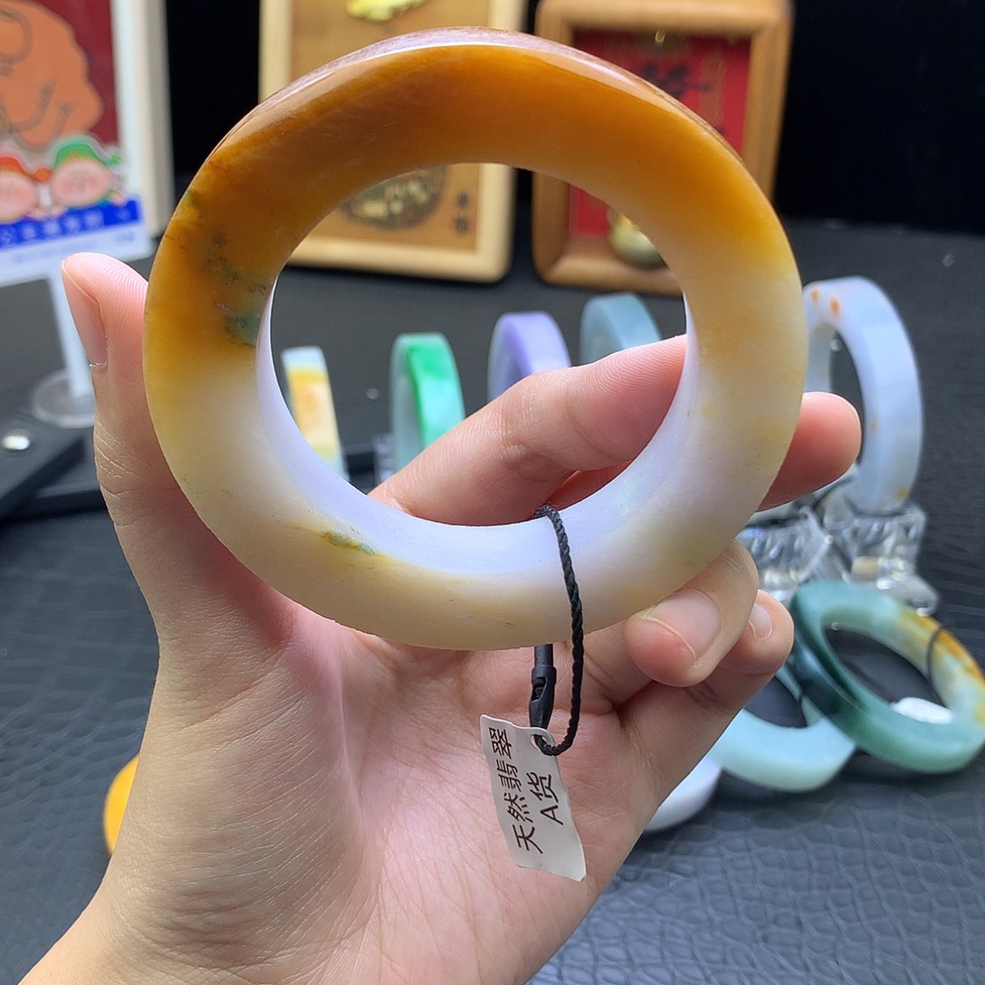 定制翡翠未镶嵌翡翠手镯